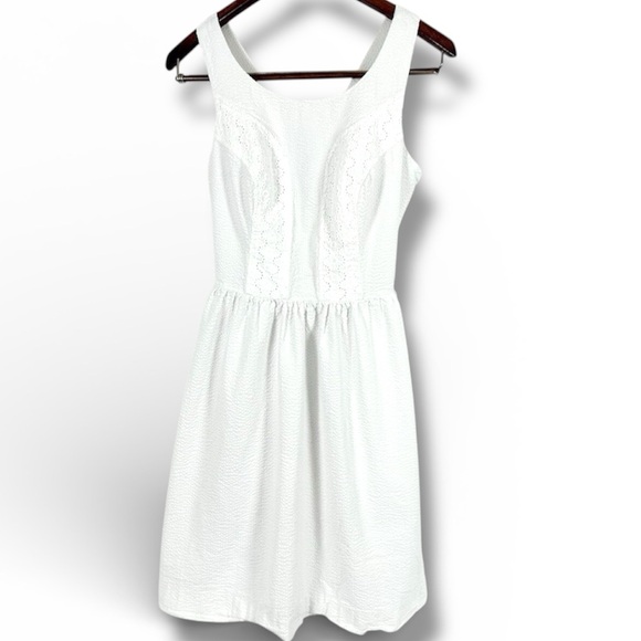 Lilly Pulitzer Dresses & Skirts - Lilly Pulitzer Bay Dress White Lace Shift Sleeveless Style 47906 size 6